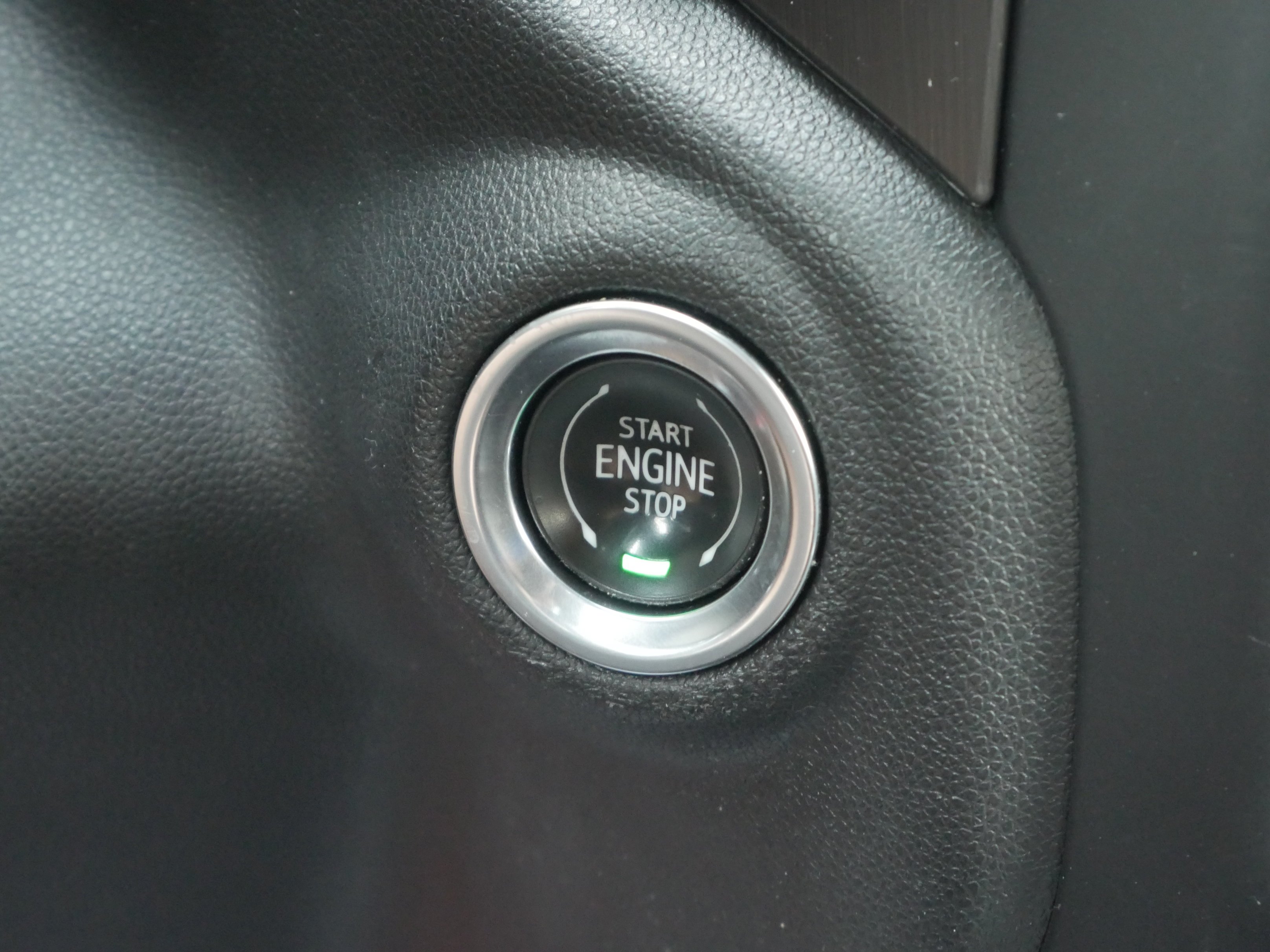 Used 2022 Onyx Black GMC AT4 image 8