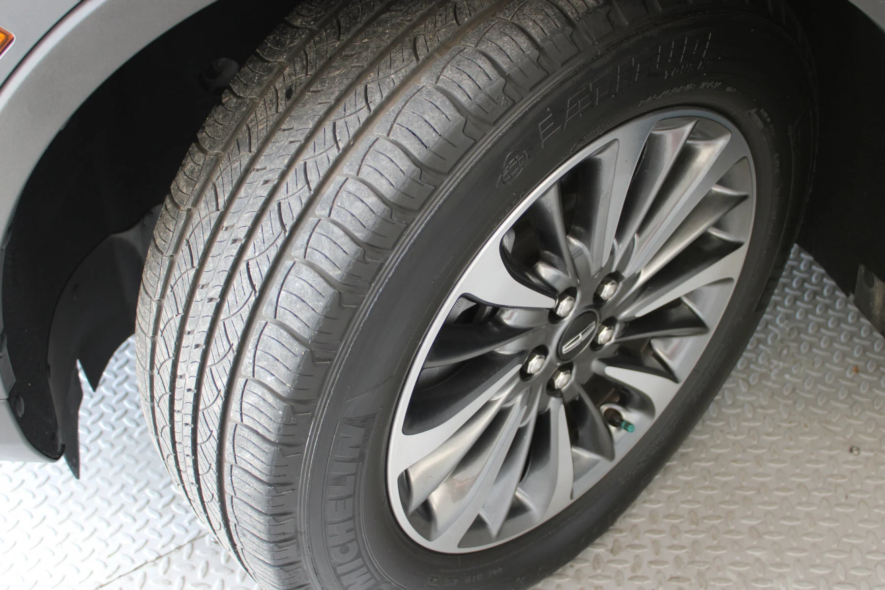 Used 2021 Asher Gray Lincoln Standard FWD image 22
