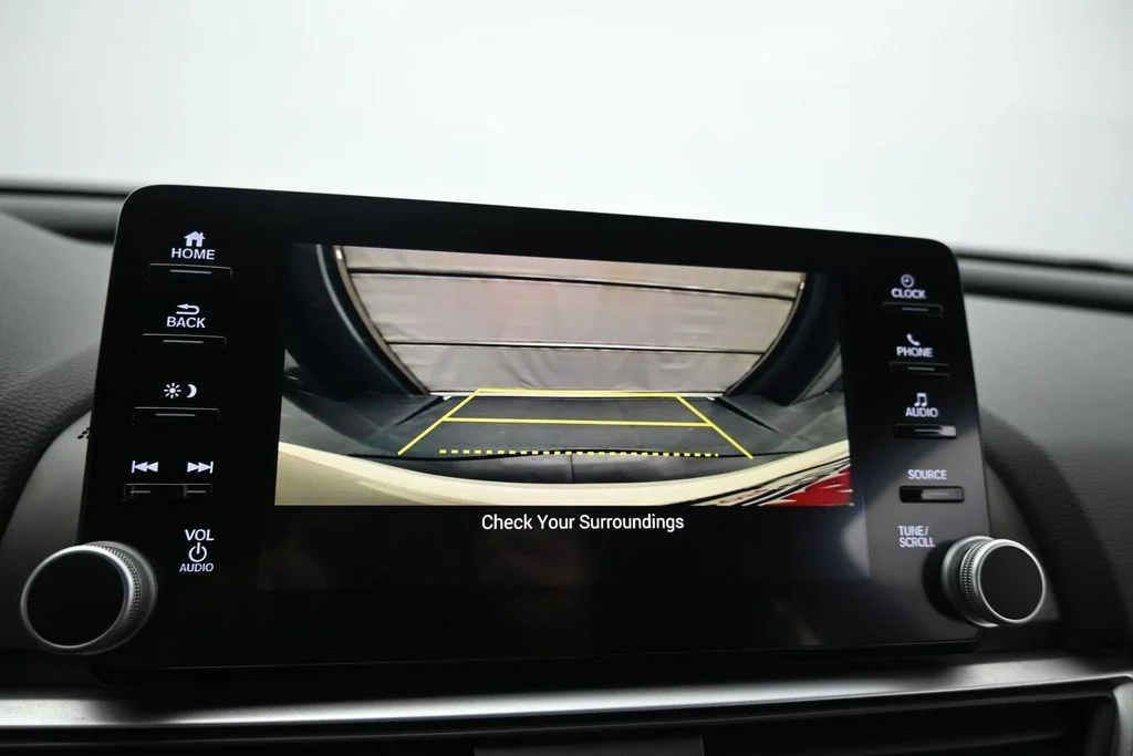Used 2019  Honda Sport 2.0T image 17