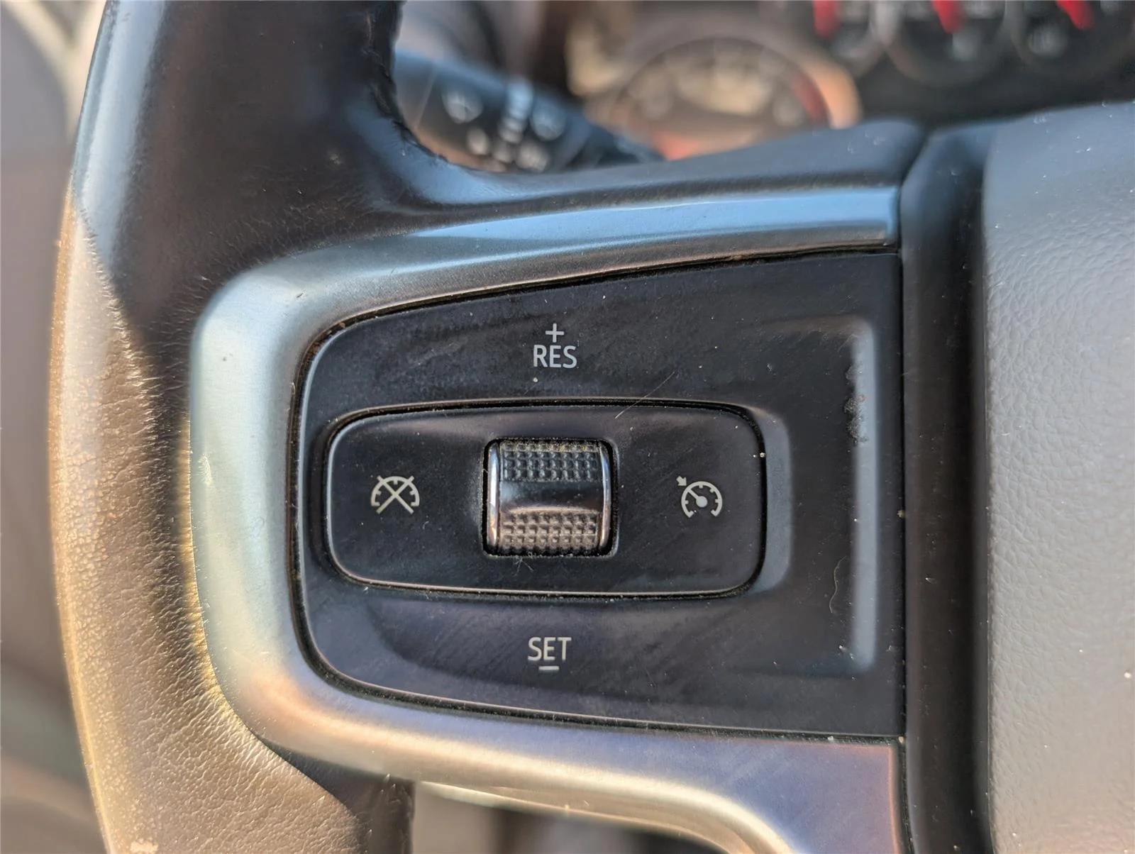 Used 2022 Iridescent Pearl Tricoat Chevrolet RST image 21