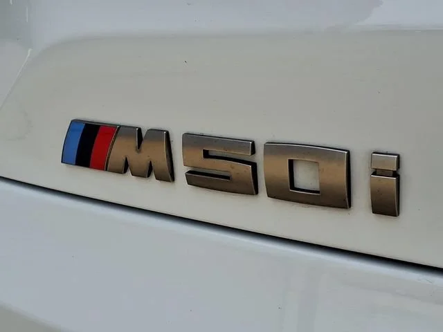 Used 2021 White BMW M50i image 28