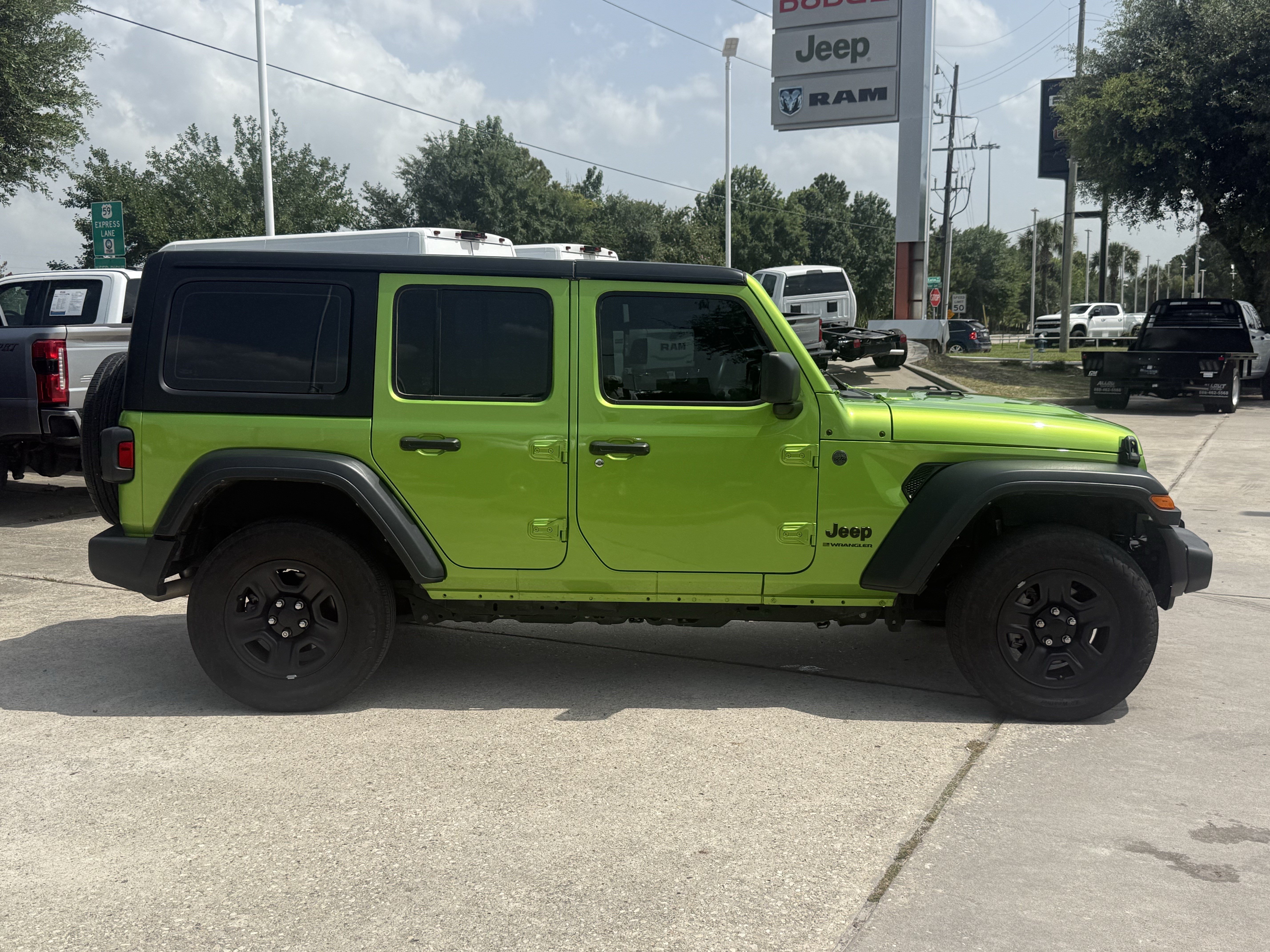 Used 2025 Mojito Clearcoat Jeep Sport image 3