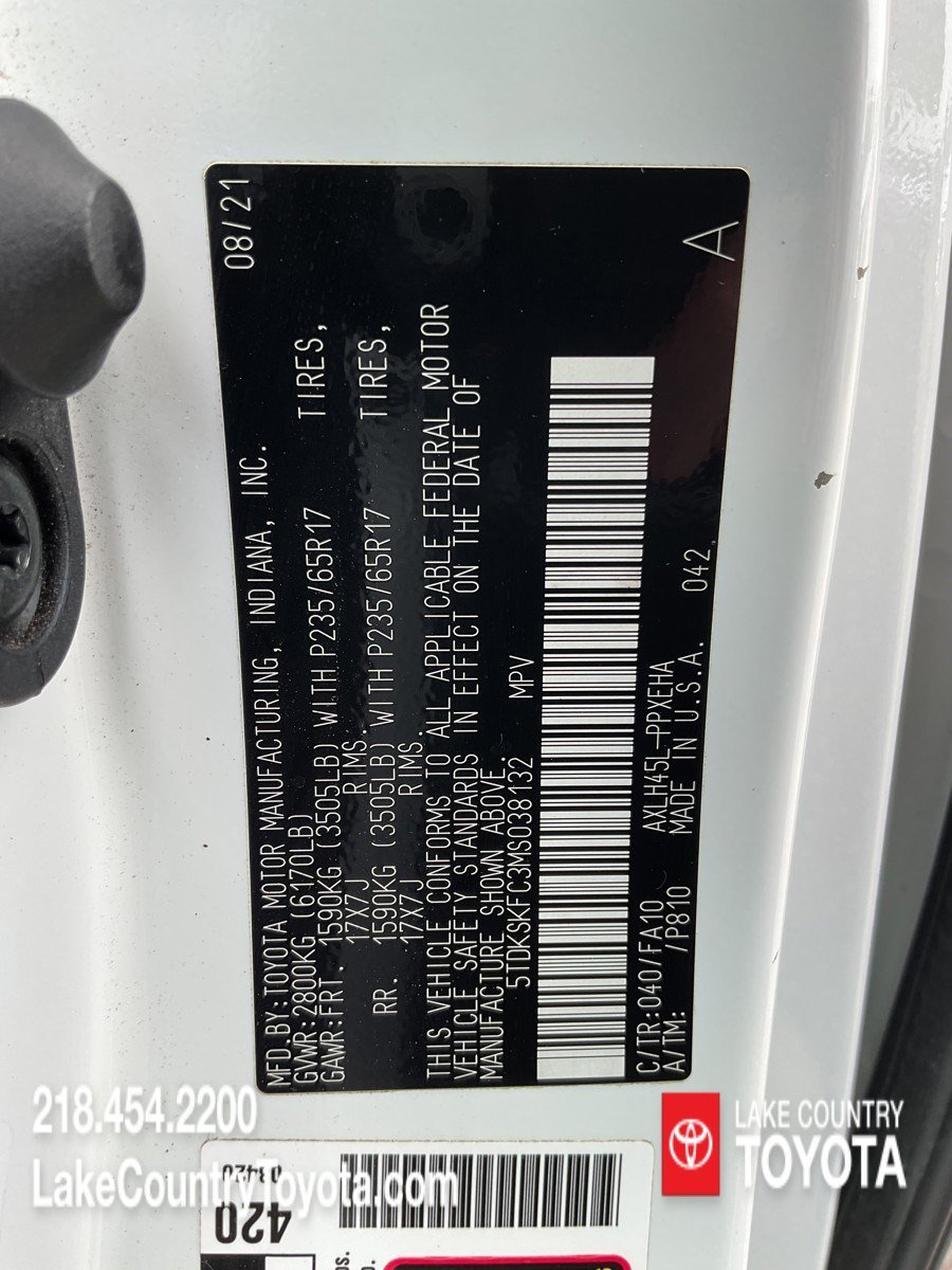 Used 2021 White Toyota LE image 34