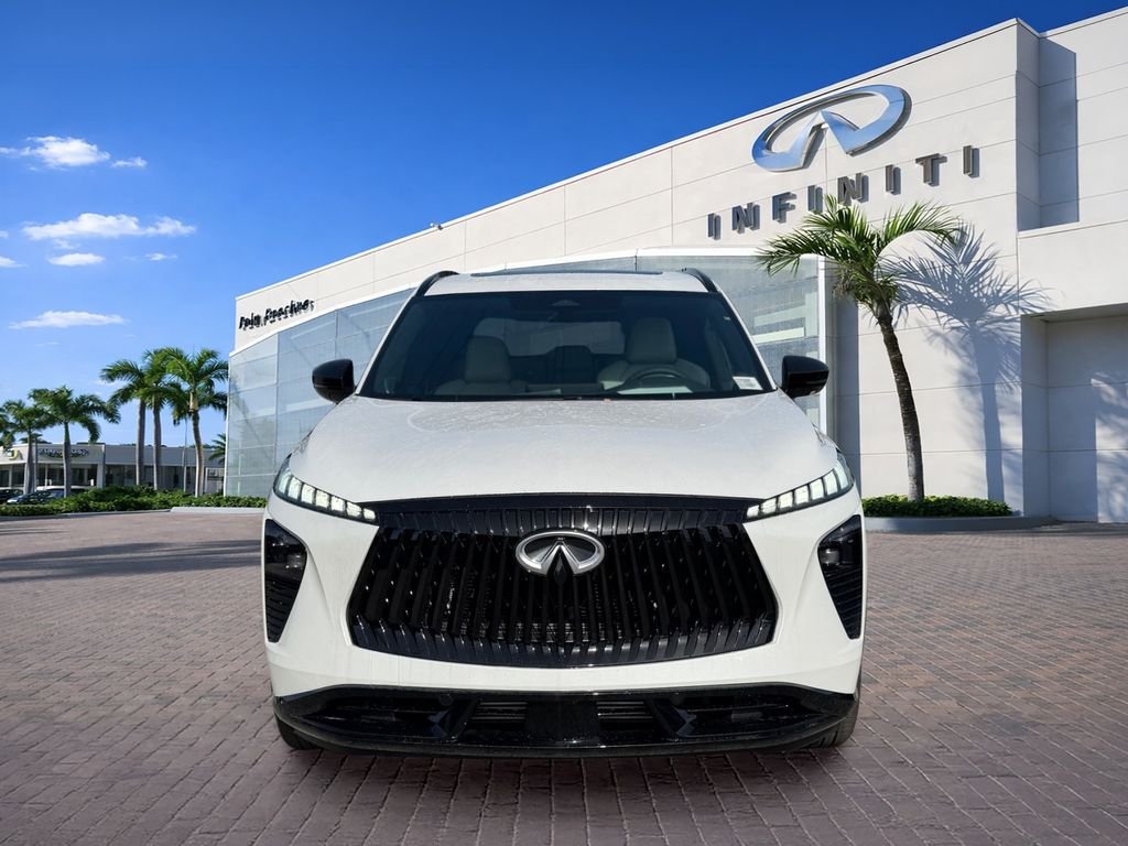 New 2027 RADIANT WHITE INFINITI Luxe AWD image 2