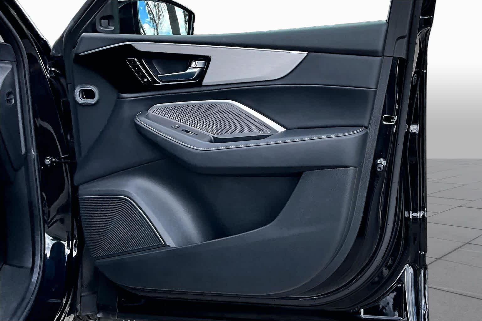 Used 2023 Majestic Black Pearl Acura w/Technology Package image 27