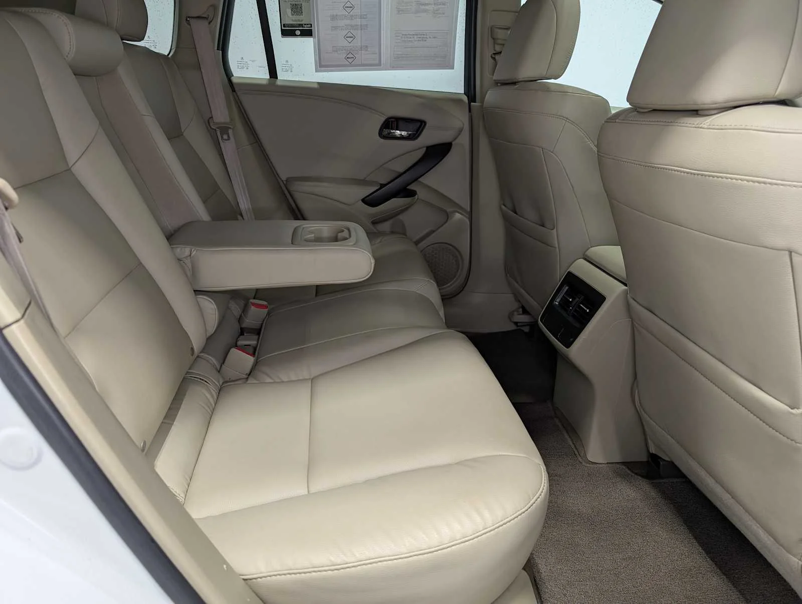 Used 2018 White Diamond Pearl Acura  image 40