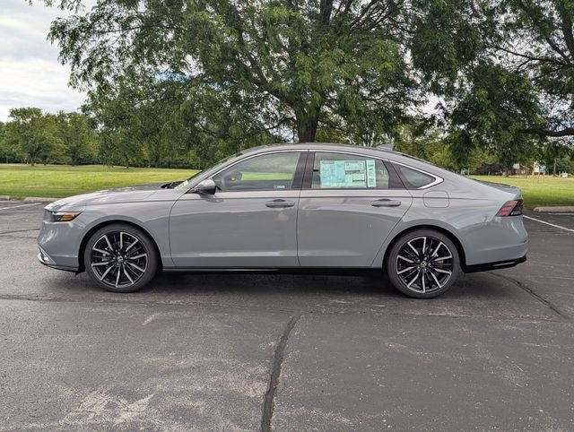 New 2026 Urban Gray Pearl Honda Touring image 9
