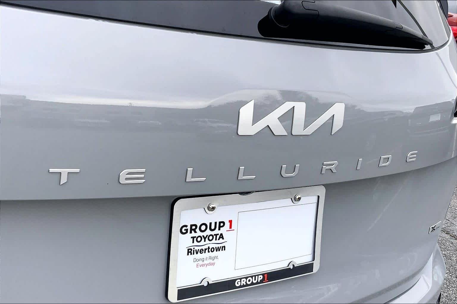 Used 2024 Wolf Gray Kia EX X-Line image 28