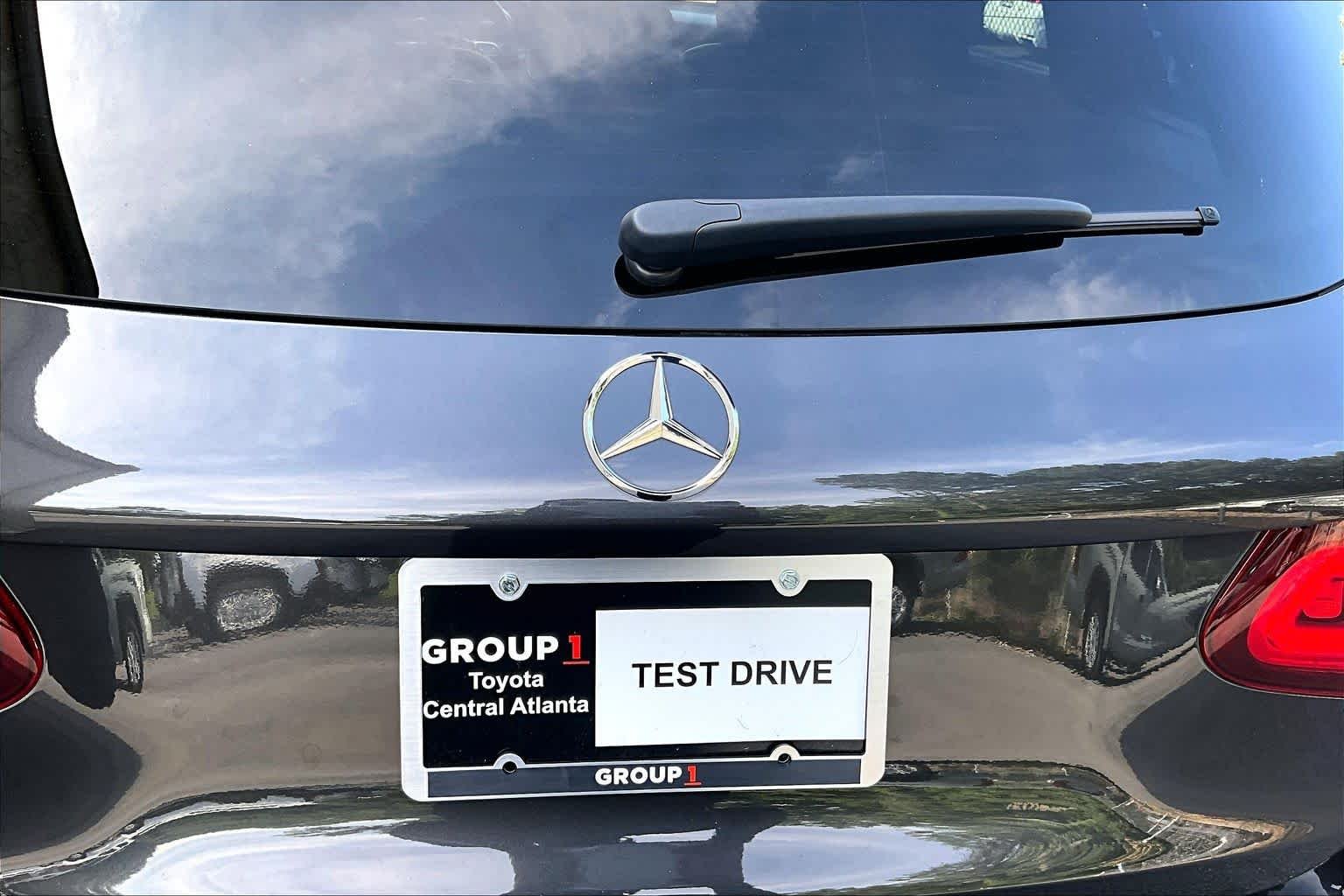 Used 2022 Graphite Grey Metallic Mercedes-Benz GLC 300 image 31