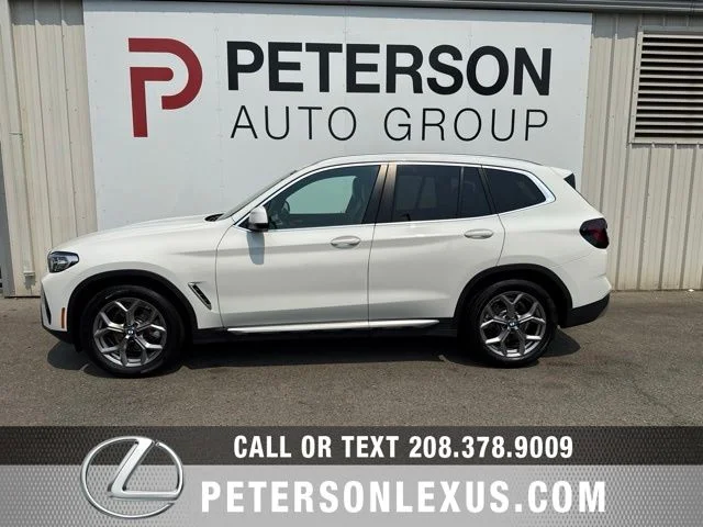 Used 2022  BMW xDrive30i image 7