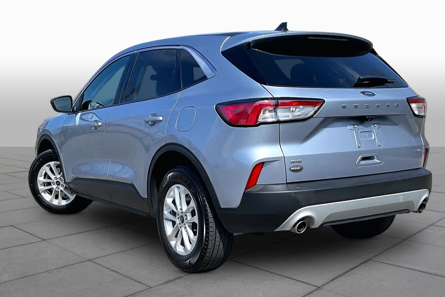 Used 2022 Iced Blue Silver Ford SE image 12