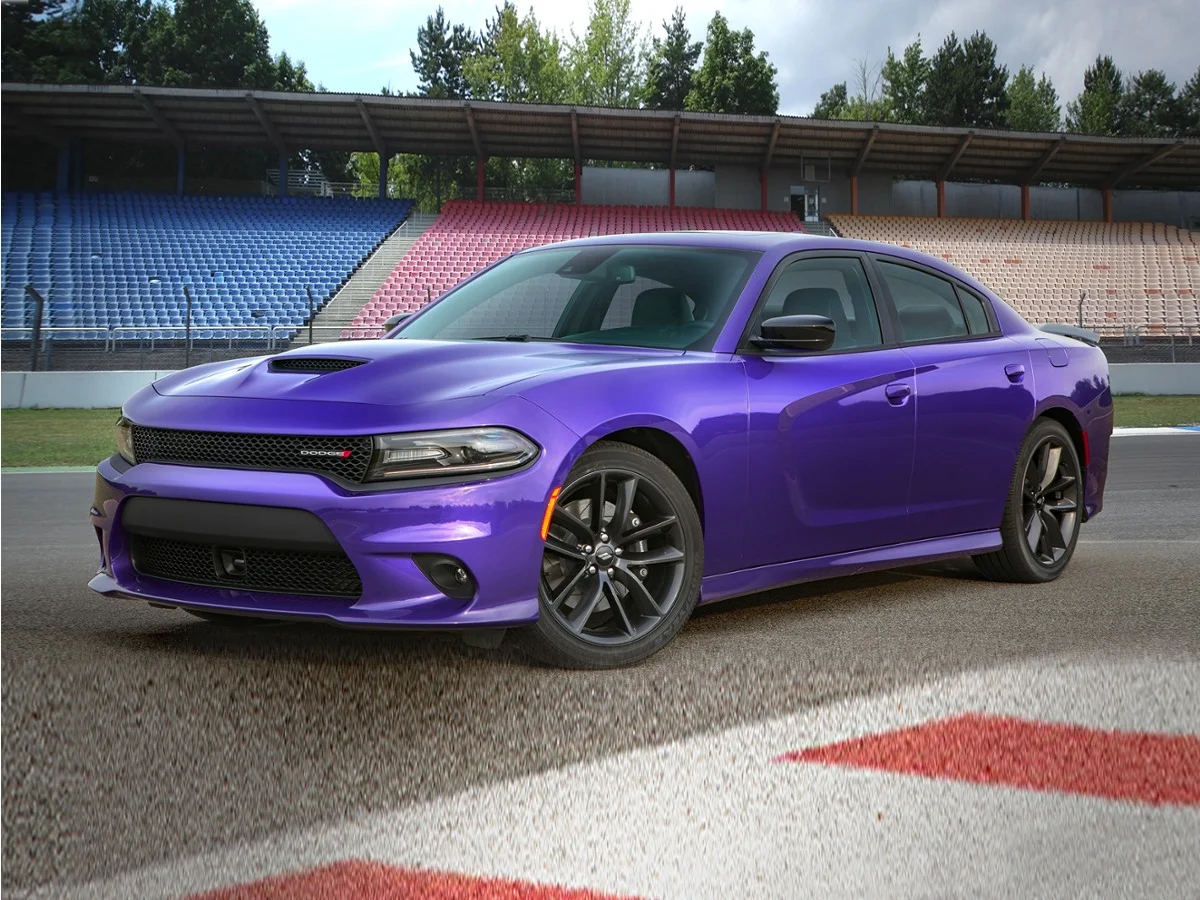 Used 2023 White Dodge SXT image 1