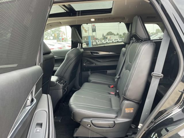 Used 2023 Black INFINITI LUXE image 8