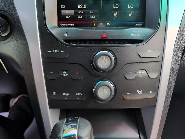 Used 2014 Blue Ford XLT image 23
