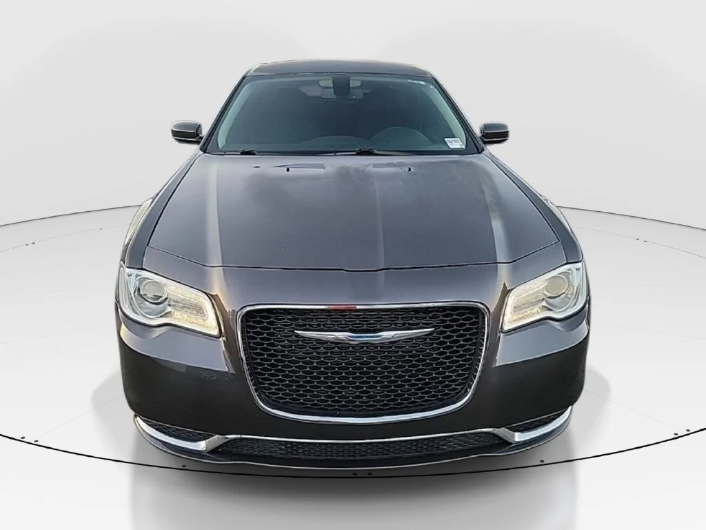 Used 2018 Gray Chrysler Touring image 2