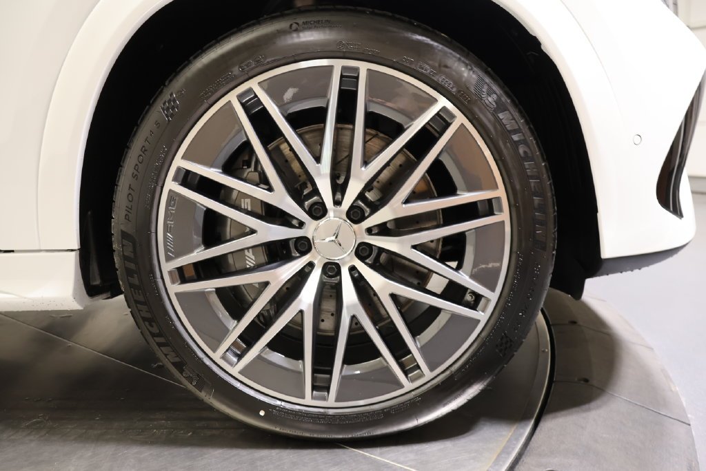 New 2027 MANUFAKTUR Moonlight White Metallic Mercedes-Benz  image 15