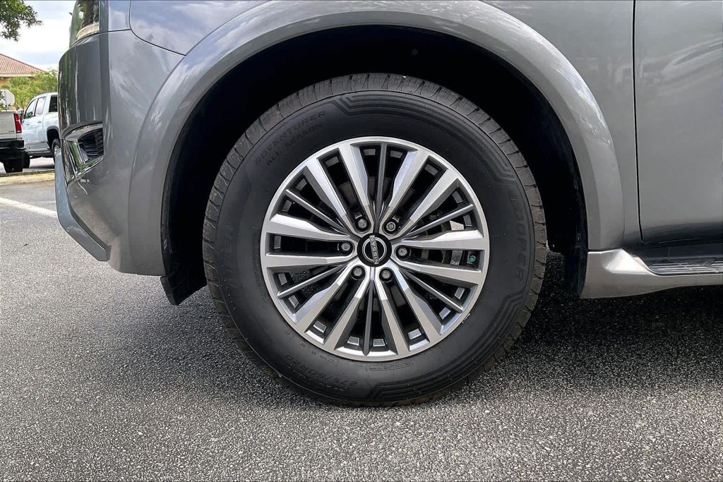 Used 2022 Gray Nissan SL image 10