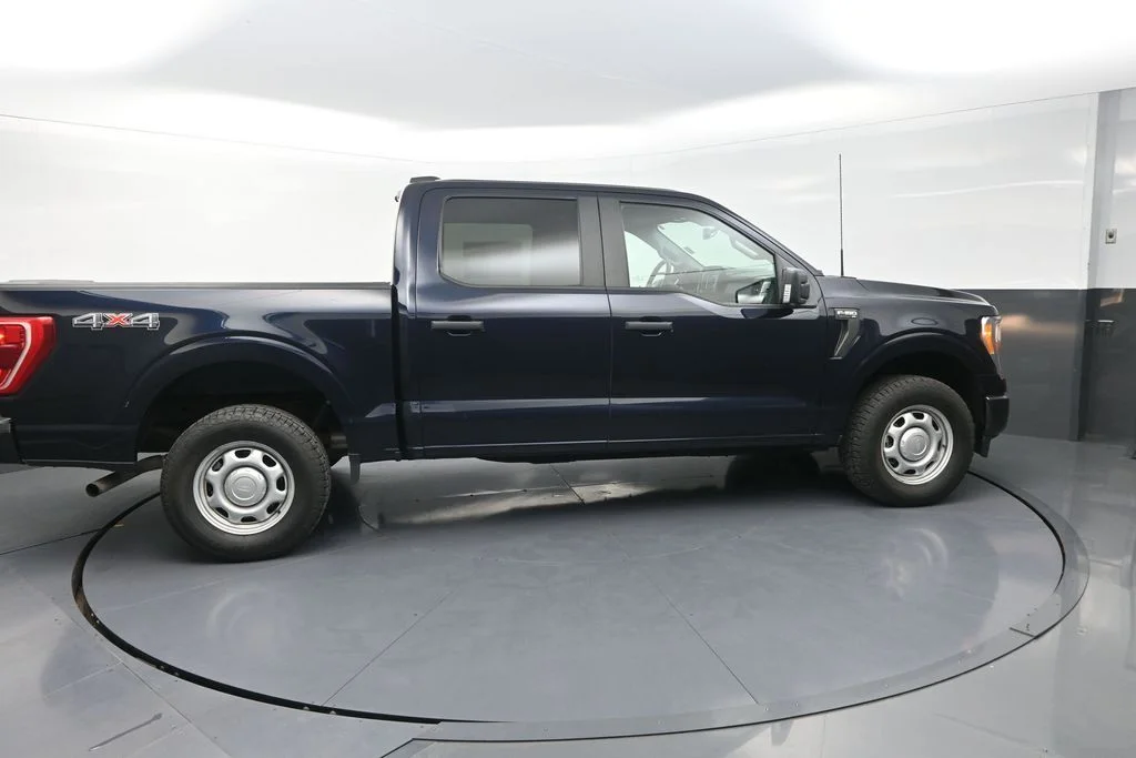 Used 2021 Blue Ford XL image 11