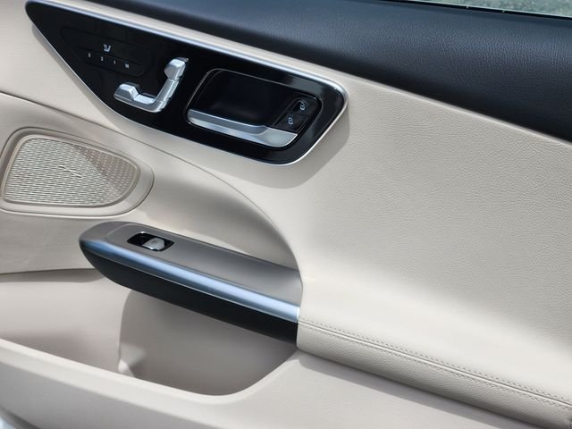 New 2026 Polar White Mercedes-Benz C 300 image 17