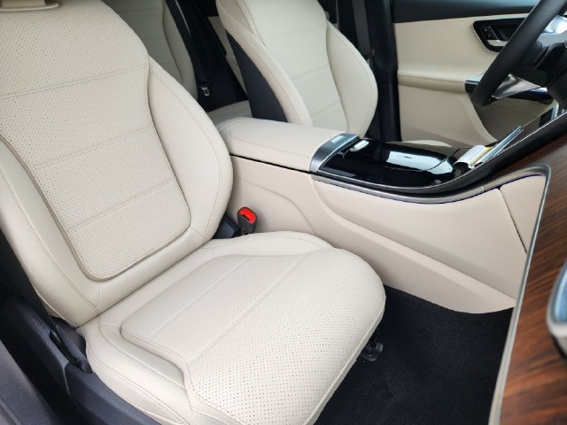 Used 2026 Polar White Mercedes-Benz GLC 300 image 15