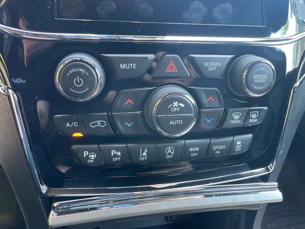 Used 2020 Granite Crystal Metallic Clearcoat Jeep Trailhawk image 14