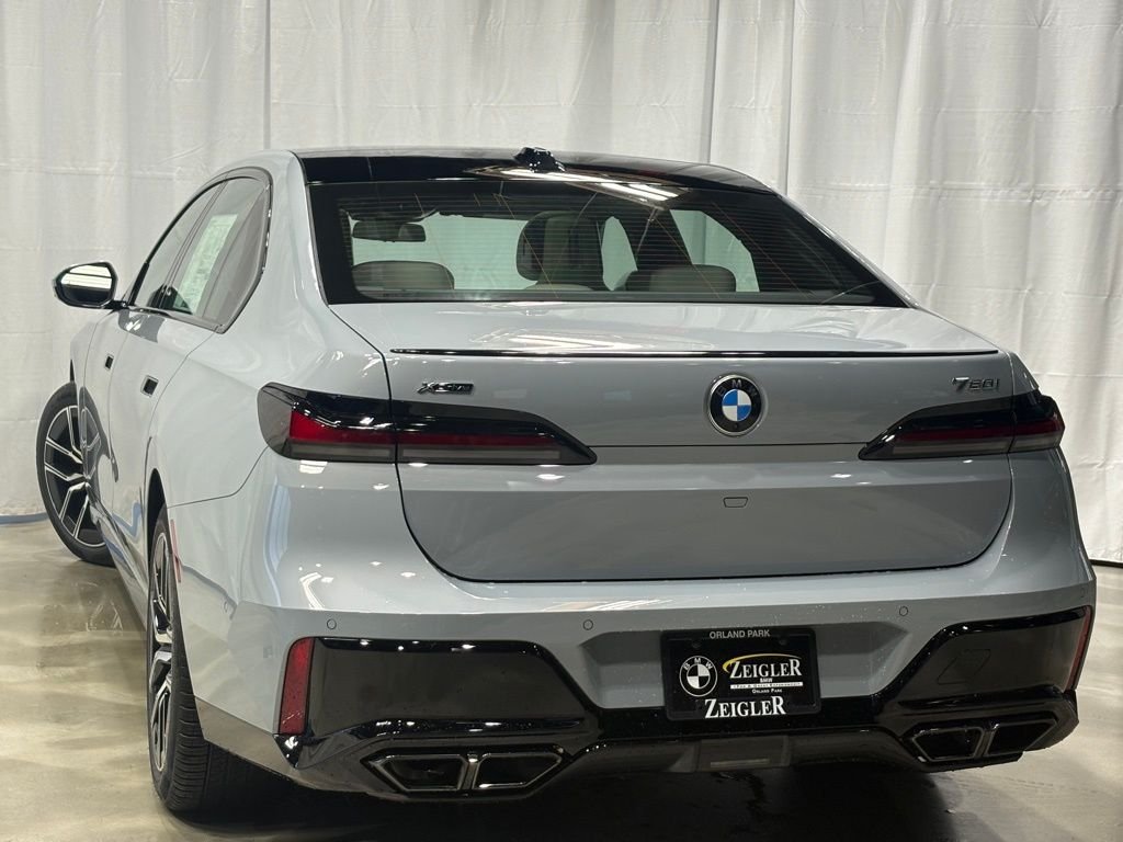Used 2026 Gray BMW 760i xDrive image 4