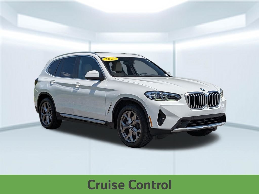 Used 2024 White BMW sDrive30i image 10