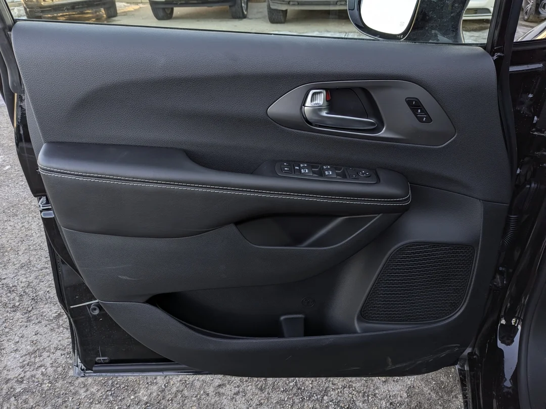 New 2026 Black Chrysler Select - - FWD - Panoramic Sunroof - Power Sliding Doors - S App Pkge & More! image 12