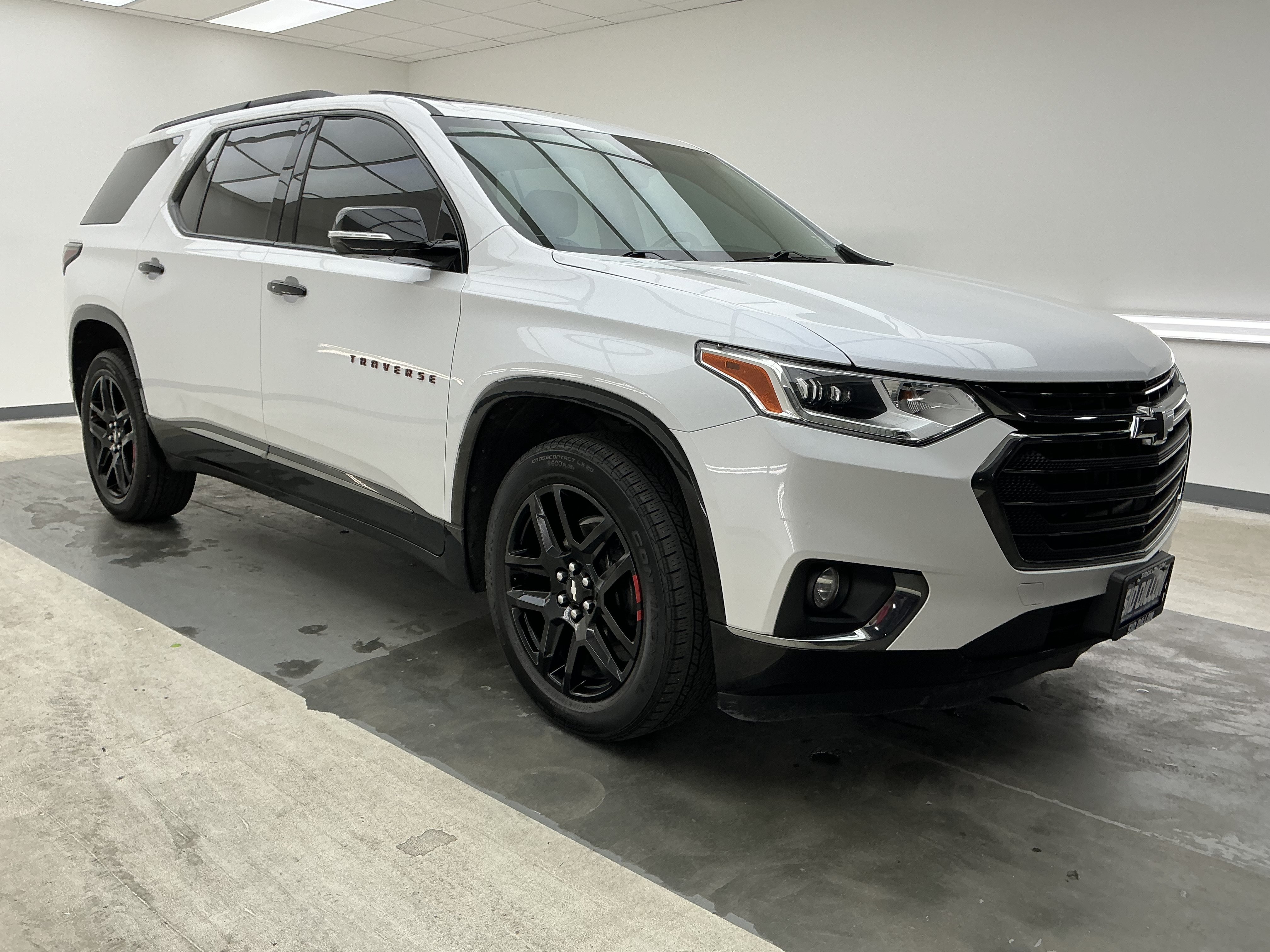 Certified Used 2019 Iridescent Pearl Tricoat Chevrolet Premier image 3