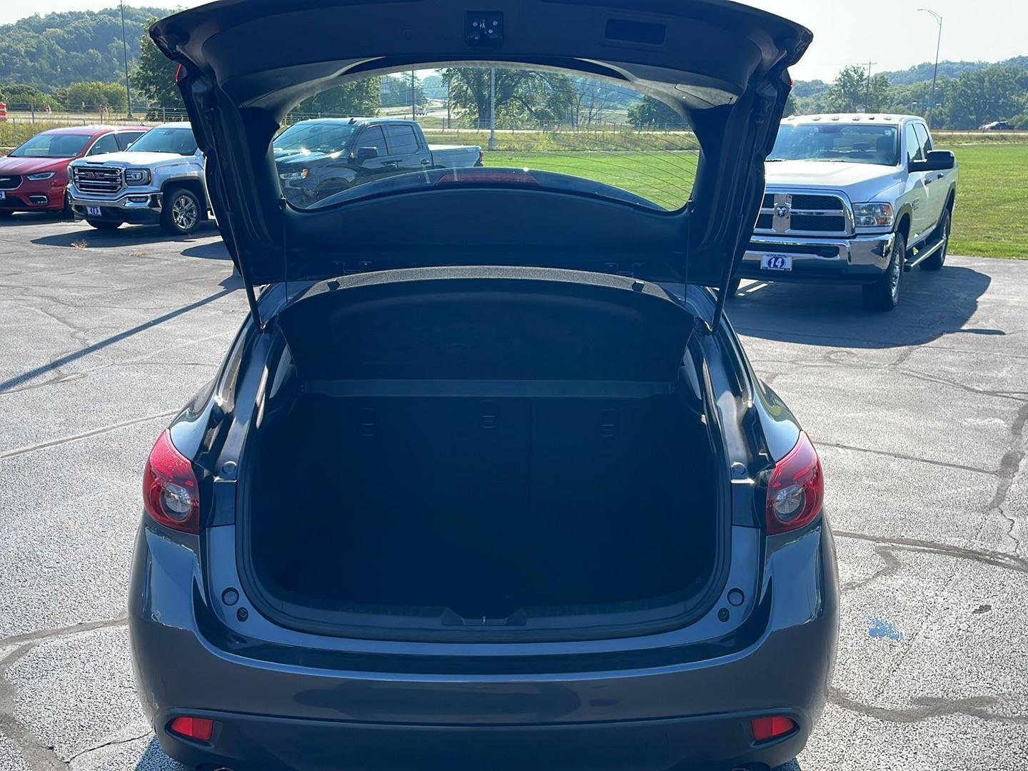 Used 2016 Meteor Gray Mica Mazda i Sport image 26