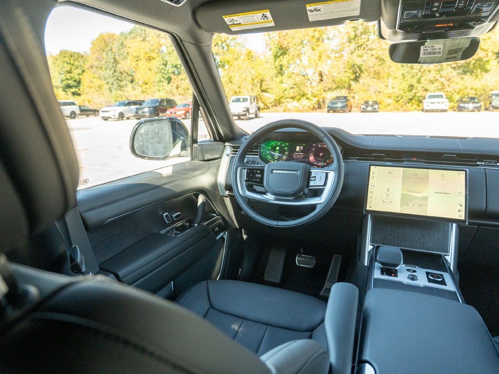 New 2027 Fuji White LAND ROVER  image 17