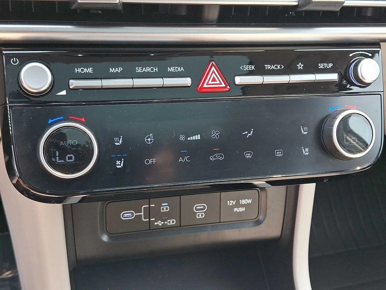 Used 2025 Rockwood Green Hyundai Limited image 16