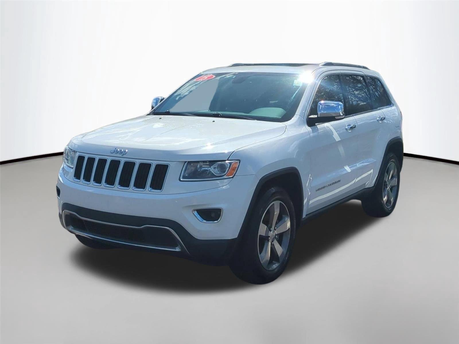 Used 2015 Bright White Clearcoat Jeep Limited image 1