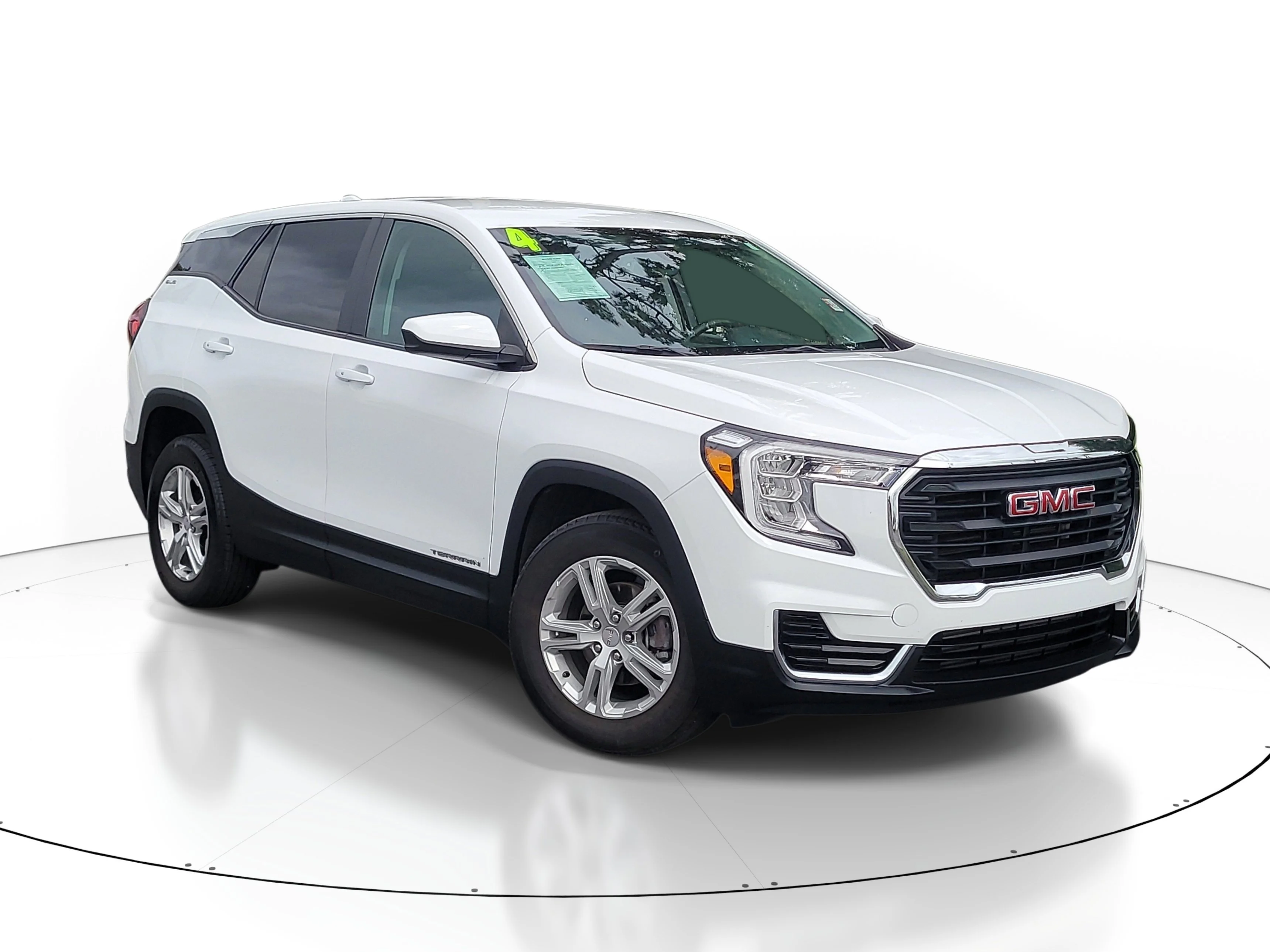 Used 2024 Summit White GMC SLE image 1