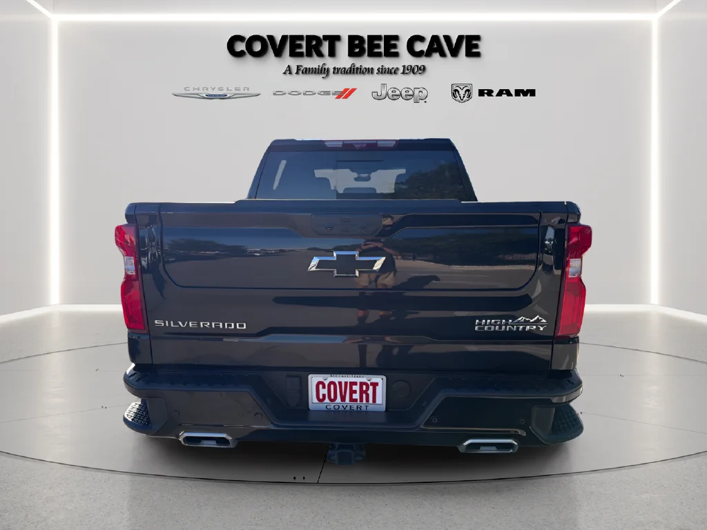 Used 2025 Black Chevrolet High Country image 8