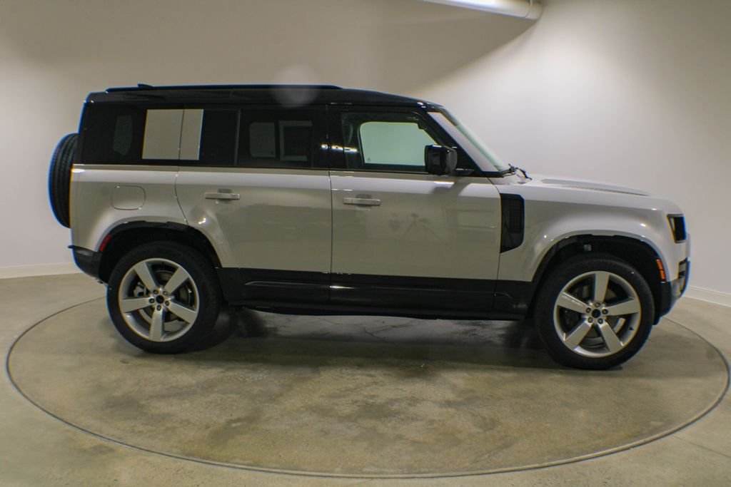 New 2026 Borasco Grey Land Rover X-Dynamic SE image 7