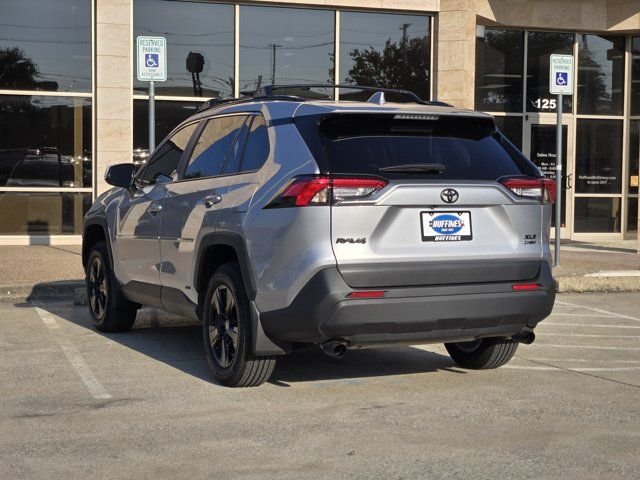 Used 2025 Silver Sky Metallic Toyota XLE image 6
