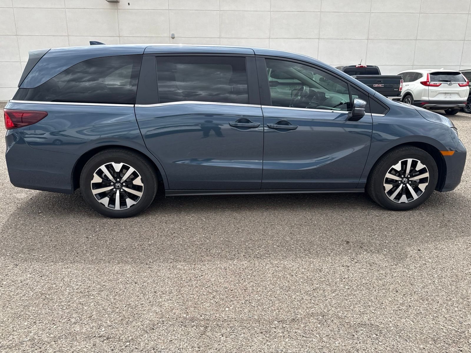 Certified Used 2025 Smoke Blue Pearl Honda EX-L image 6