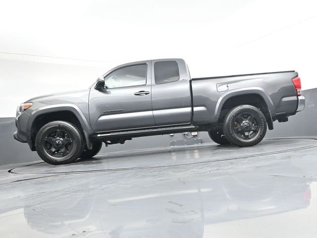 Used 2016 Gray Toyota SR5 image 33