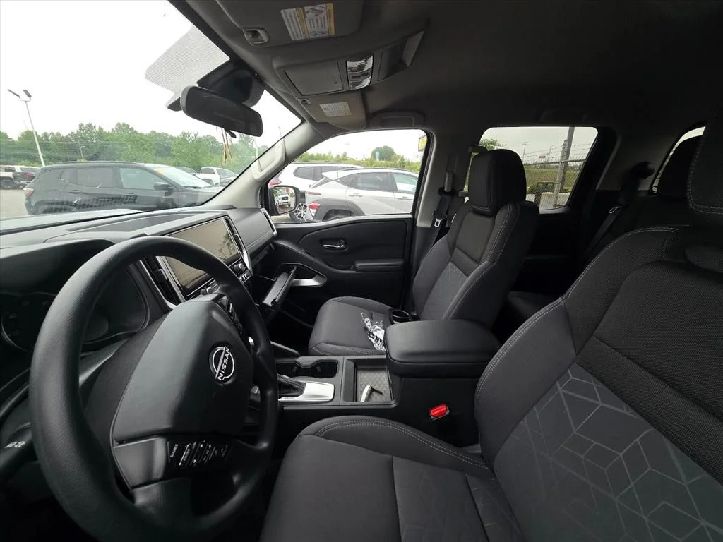 Used 2025 Gray Nissan SV image 4