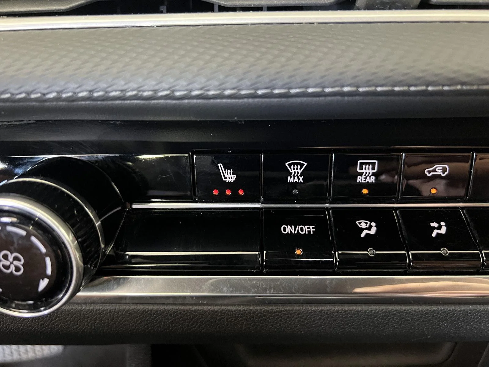 Used 2025 Mosaic Black Metallic Chevrolet LT image 17