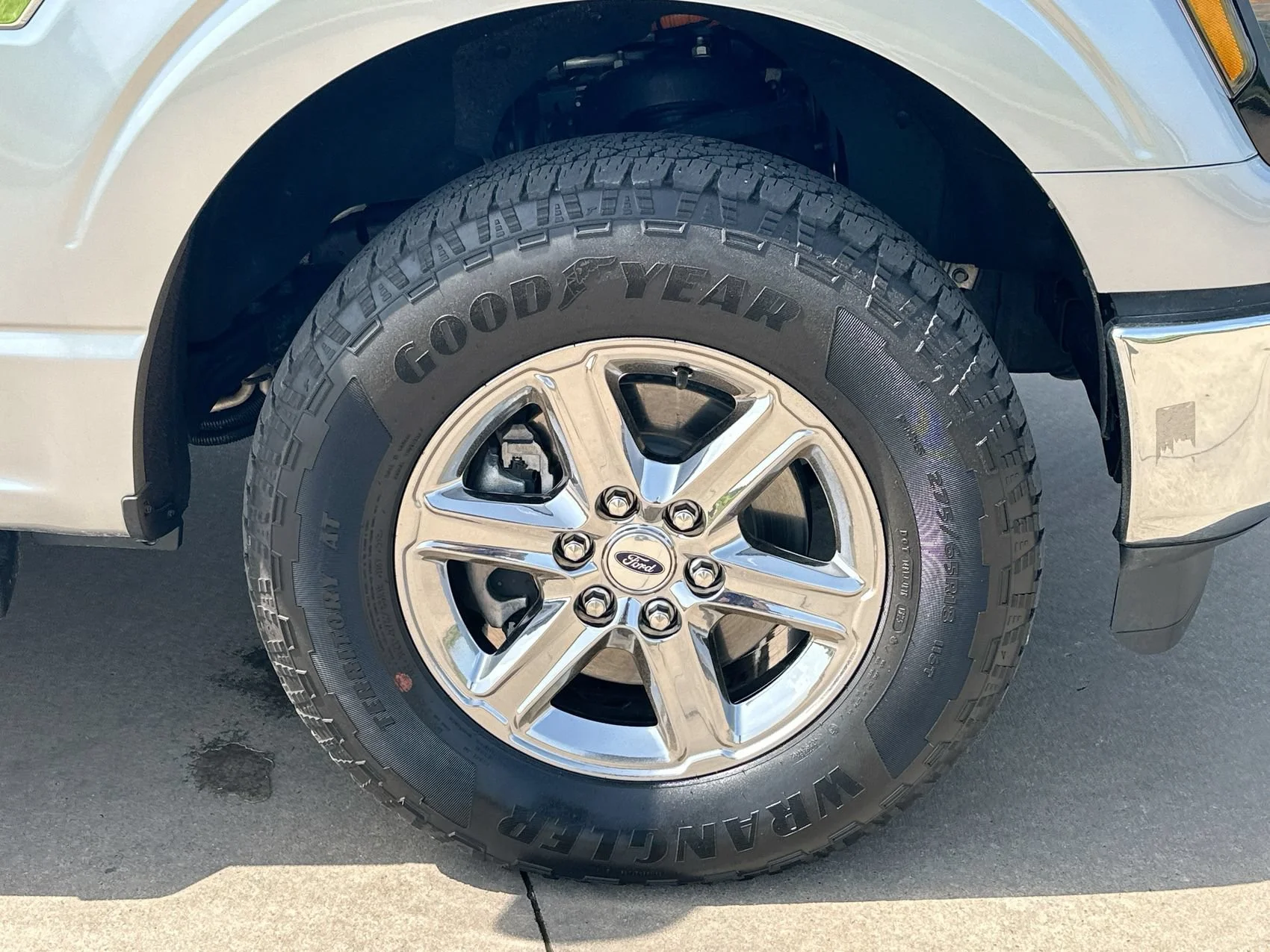 Used 2025 Silver Metallic Ford XLT image 10