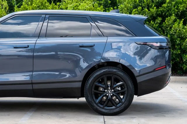 Certified Used 2025 Varesine Blue Metallic Land Rover Dynamic SE image 18