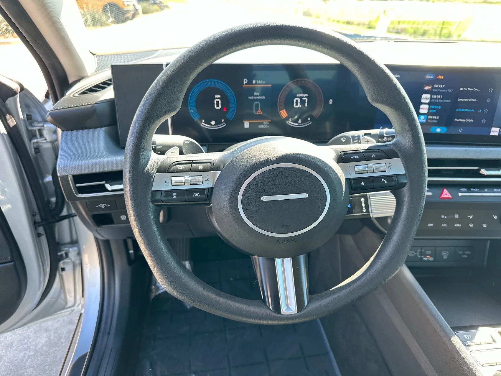 Used 2025 Aero Silver Hyundai SEL image 14