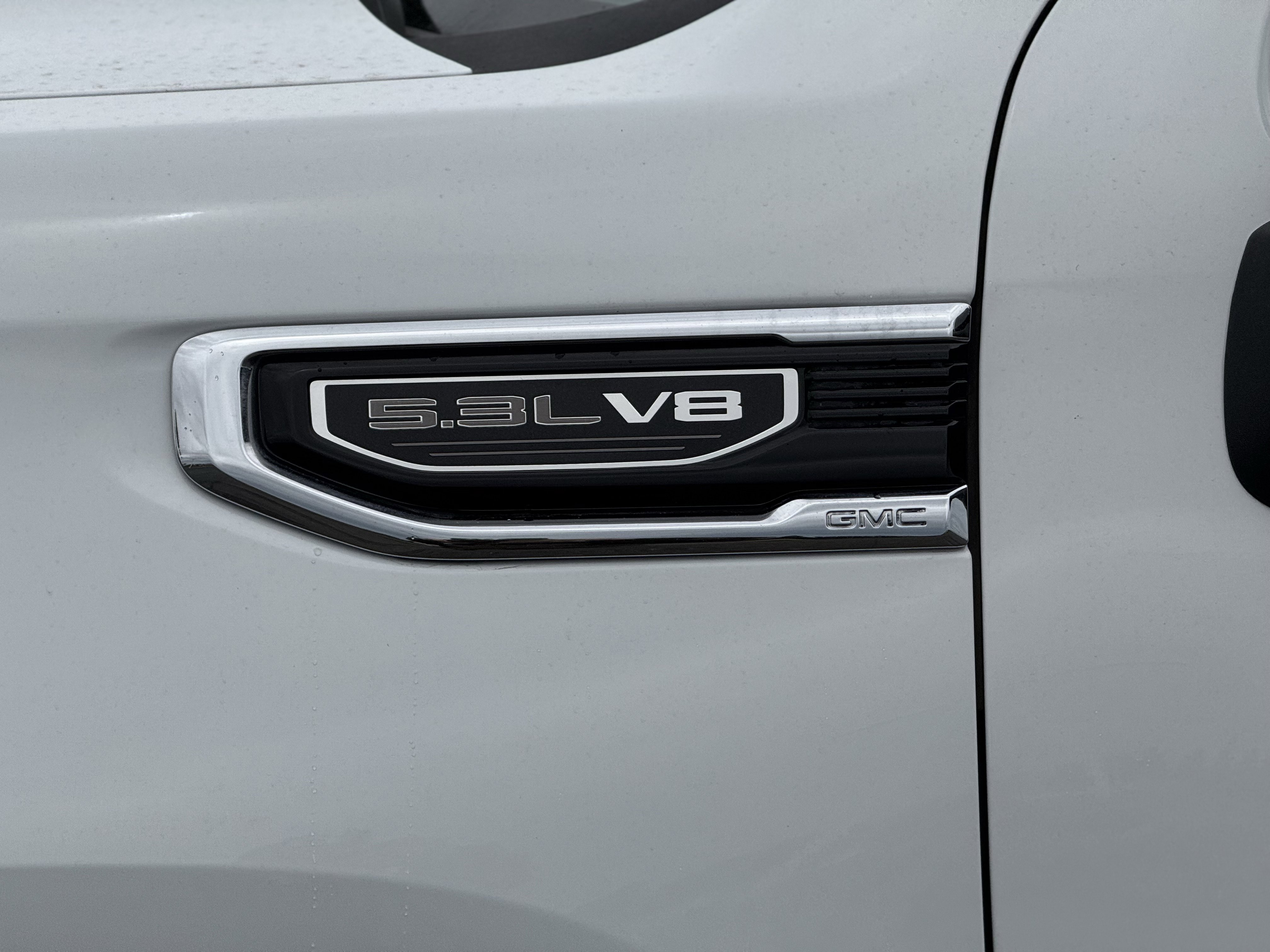 2025 GMC Sierra 1500 SLT - Photo 9