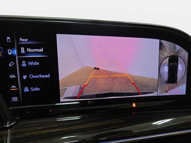 Used 2021 White Cadillac Sport image 23