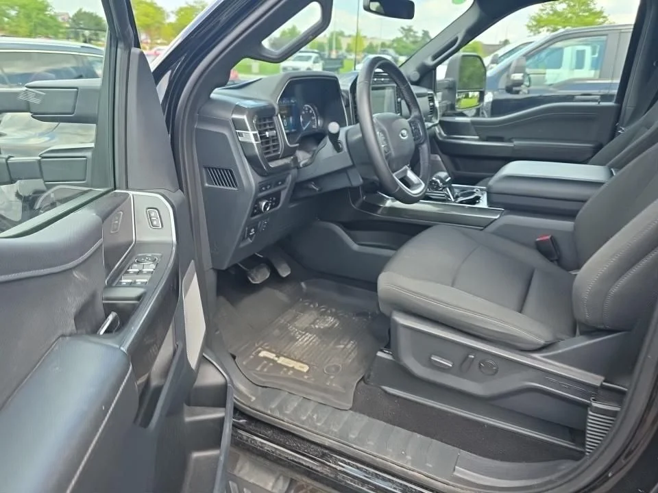 Used 2023 Black Metallic Ford XLT image 7