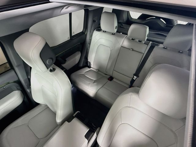 New 2026 Woolstone Green Land Rover X-Dynamic SE image 14
