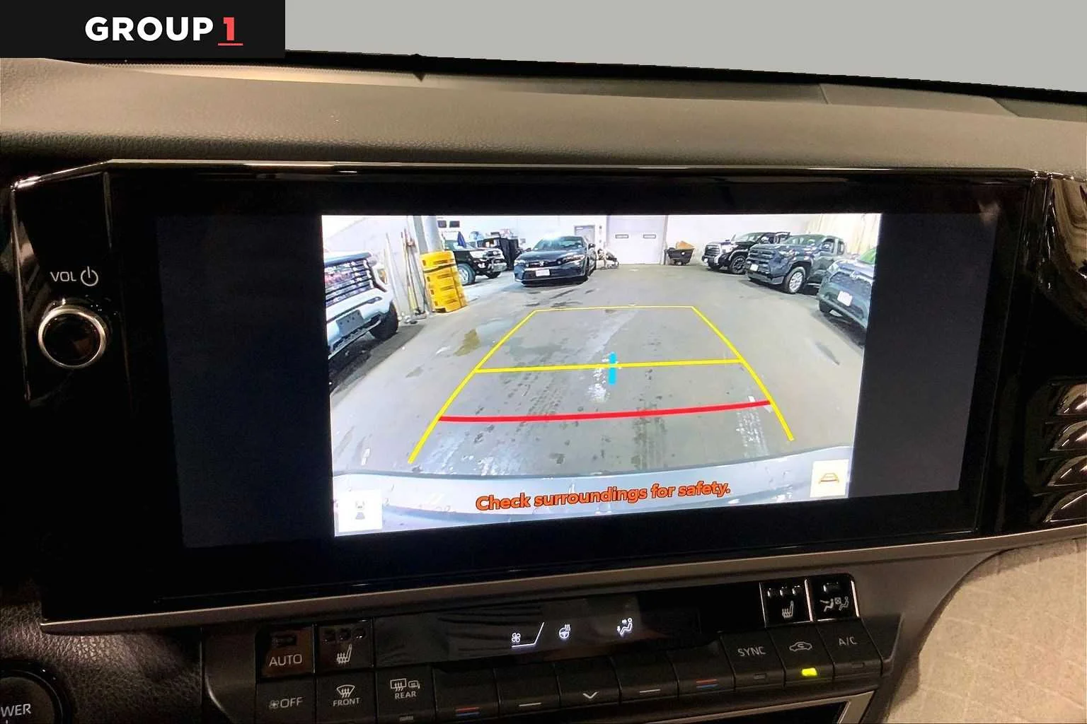 2025 Toyota Camry XLE - Photo 27