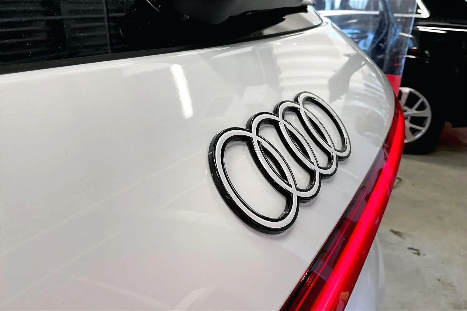 Certified Used 2025 Glacier White Metallic Audi Premium image 31
